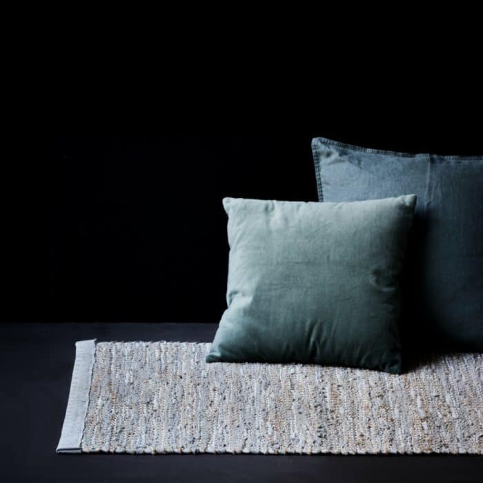 Smooth Grey Jute and leather Rug – Bild 4