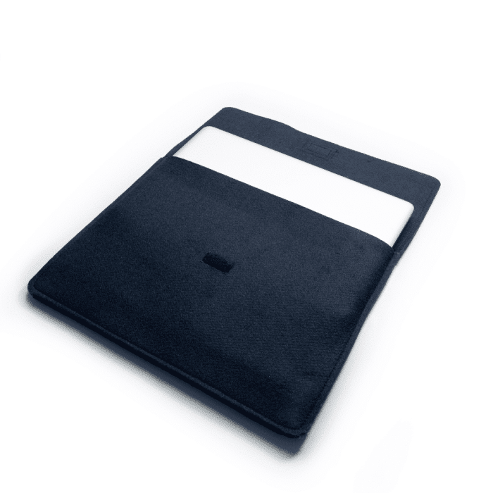 ecofriendly-navy-blue-laptop-case-ekohunters-sustainable-office-accessories