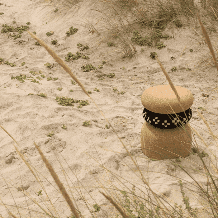 taburete-pequeno-sostenible-varina-ambiente-corcho-dam-ekohunters-ecodiseño-muebles-ecologicos