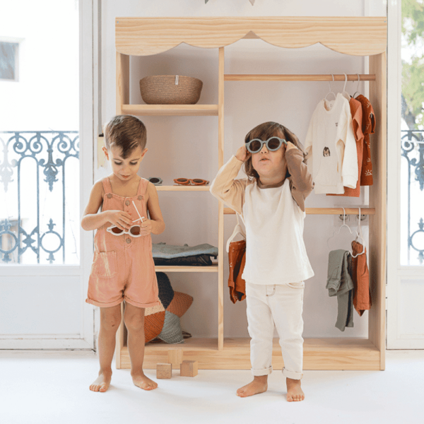 armario-infantil-montessori-cortinas-ekohunters-mini-piu