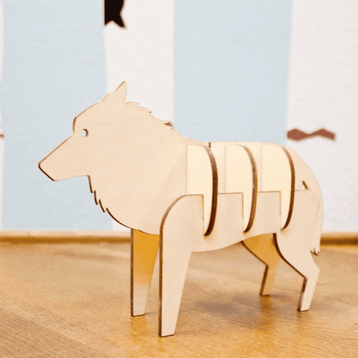 wooden-animal-figures-forest-wolf-ekohunters