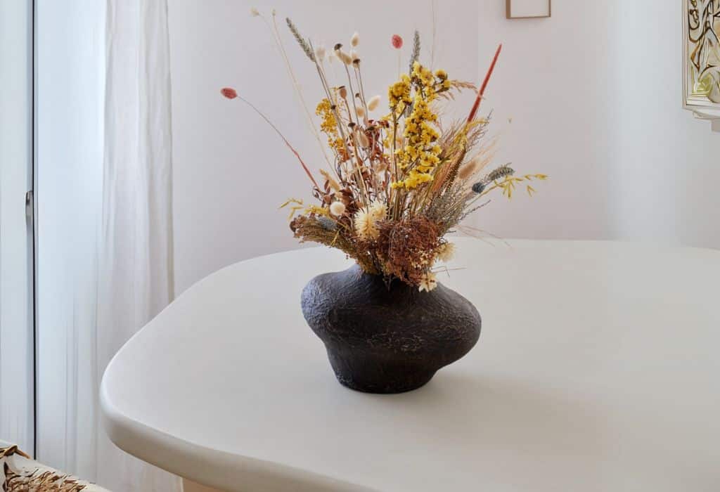 Decorate Your Christmas Table with Elegance and Style: A Complete Guide