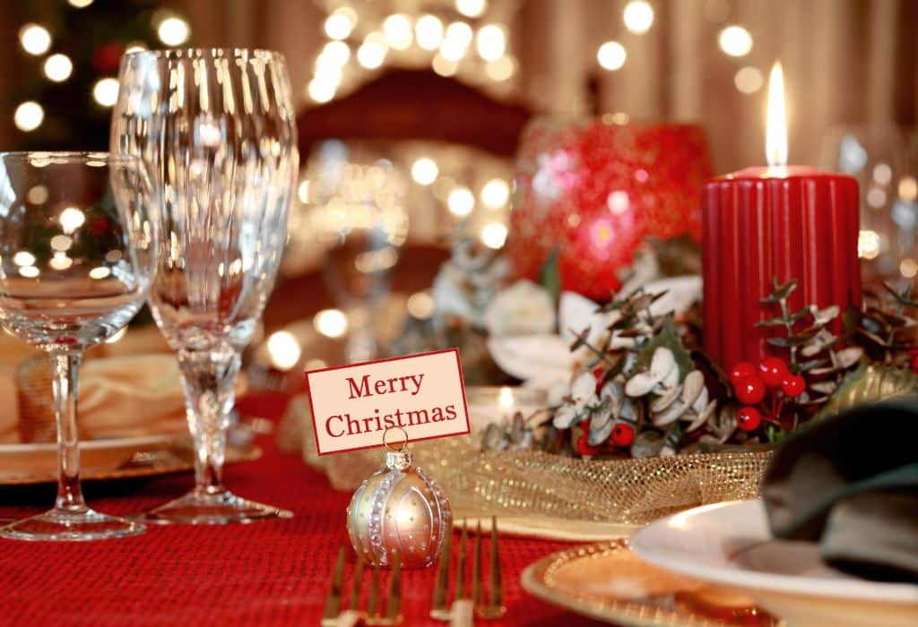Decorate Your Christmas Table with Elegance and Style: A Complete Guide